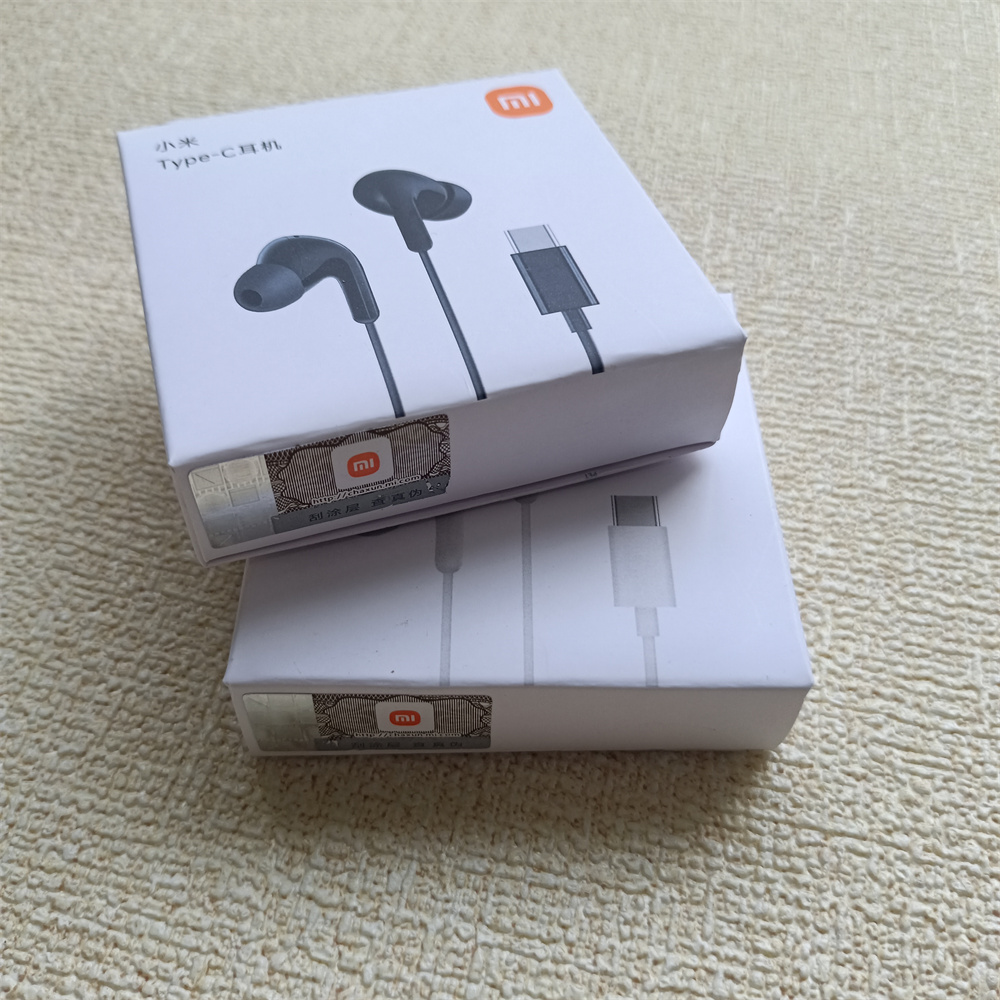 Cuffie cablate originali di ti - Type C Wired Earphones With Mic recensione e prezzo